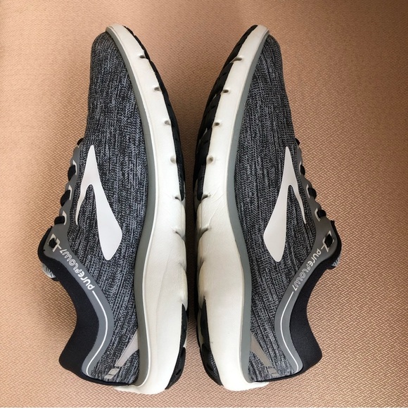 Brooks Flow 7 women’s running Gray / Black Sneakers shoe size 9.5 Medium - Picture 7 of 16